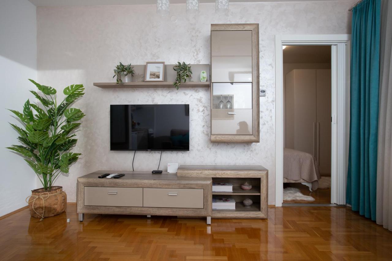 Apartman Sunset สเรมสกา มิโตรวิตซา ภายนอก รูปภาพ