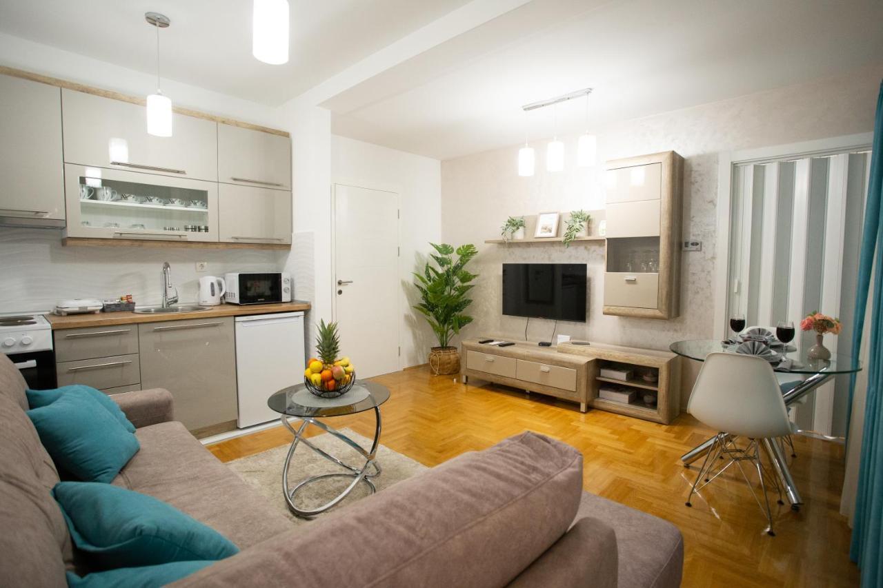 Apartman Sunset สเรมสกา มิโตรวิตซา ภายนอก รูปภาพ