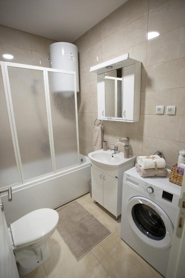 Apartman Sunset สเรมสกา มิโตรวิตซา ภายนอก รูปภาพ