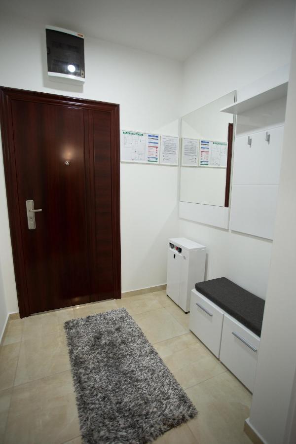 Apartman Sunset สเรมสกา มิโตรวิตซา ภายนอก รูปภาพ