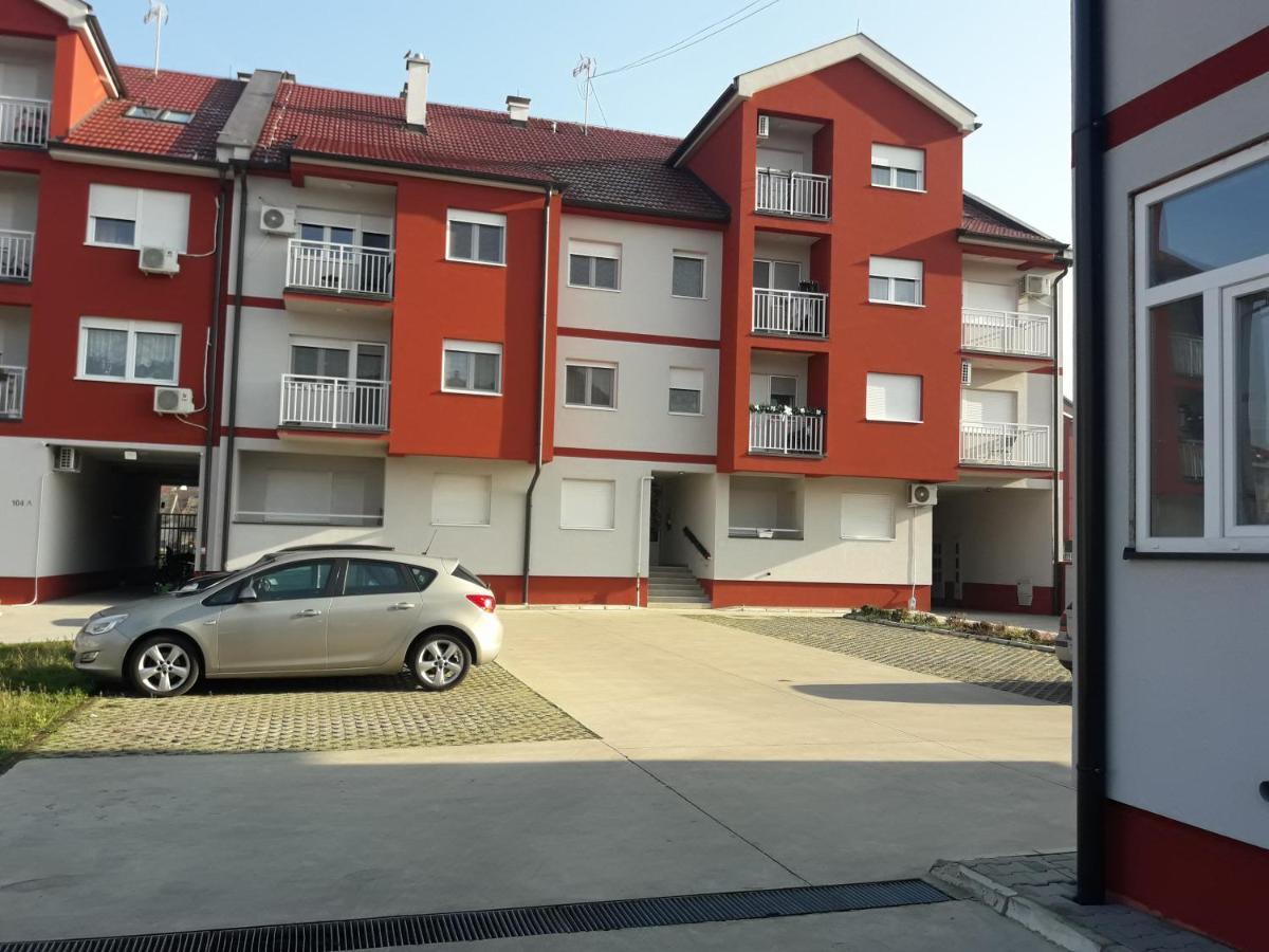 Apartman Sunset สเรมสกา มิโตรวิตซา ภายนอก รูปภาพ