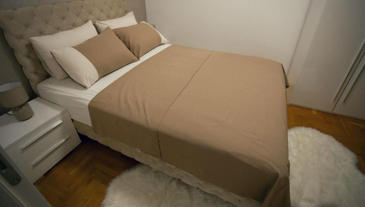 Apartman Sunset สเรมสกา มิโตรวิตซา ภายนอก รูปภาพ