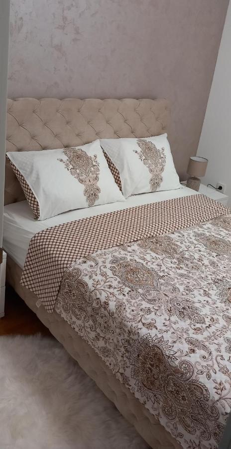 Apartman Sunset สเรมสกา มิโตรวิตซา ภายนอก รูปภาพ